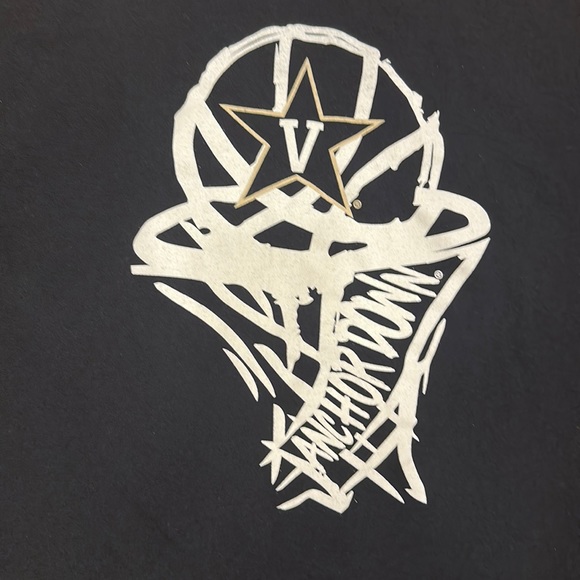 VANDERBILT MENS SIZE XL COTTON GILDAN ANCHOR DOWN BASKETBALL SHORT SLEEVE TSHIRT - Picture 2 of 5